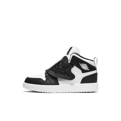 Sky Jordan 1 Younger Kids' Shoe. Nike LU
